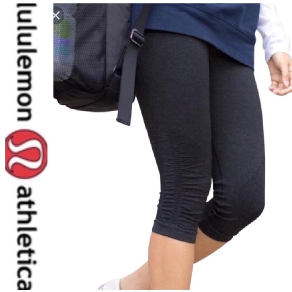 lululemon athletica Pants - 💕SALE💕 Lululemon In the Flow Blue Crop